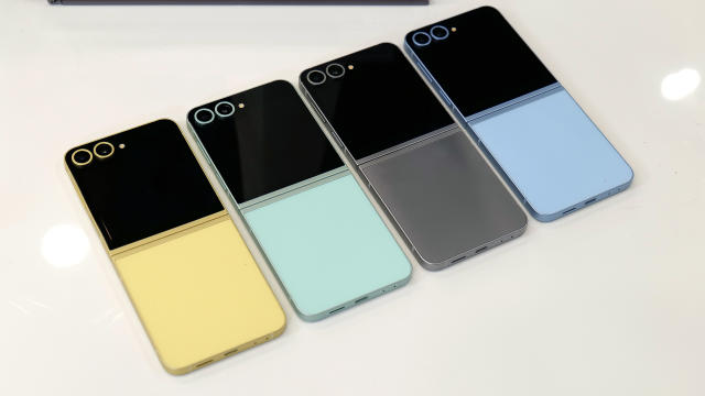 Samsung Galaxy Z Flip 6 256GB 5G Smartphone - Supercells